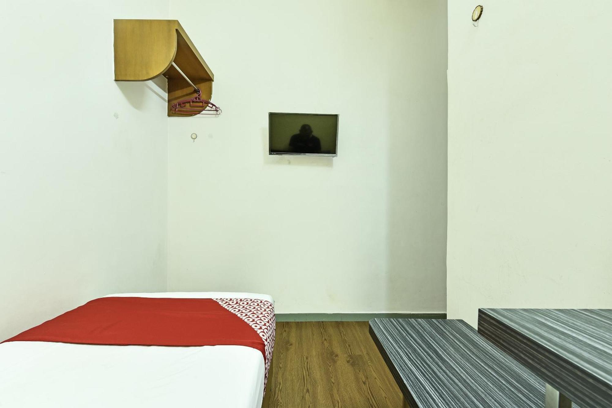 Super Oyo 44036 Hotel De Perdana Hill Batu Pahat Esterno foto