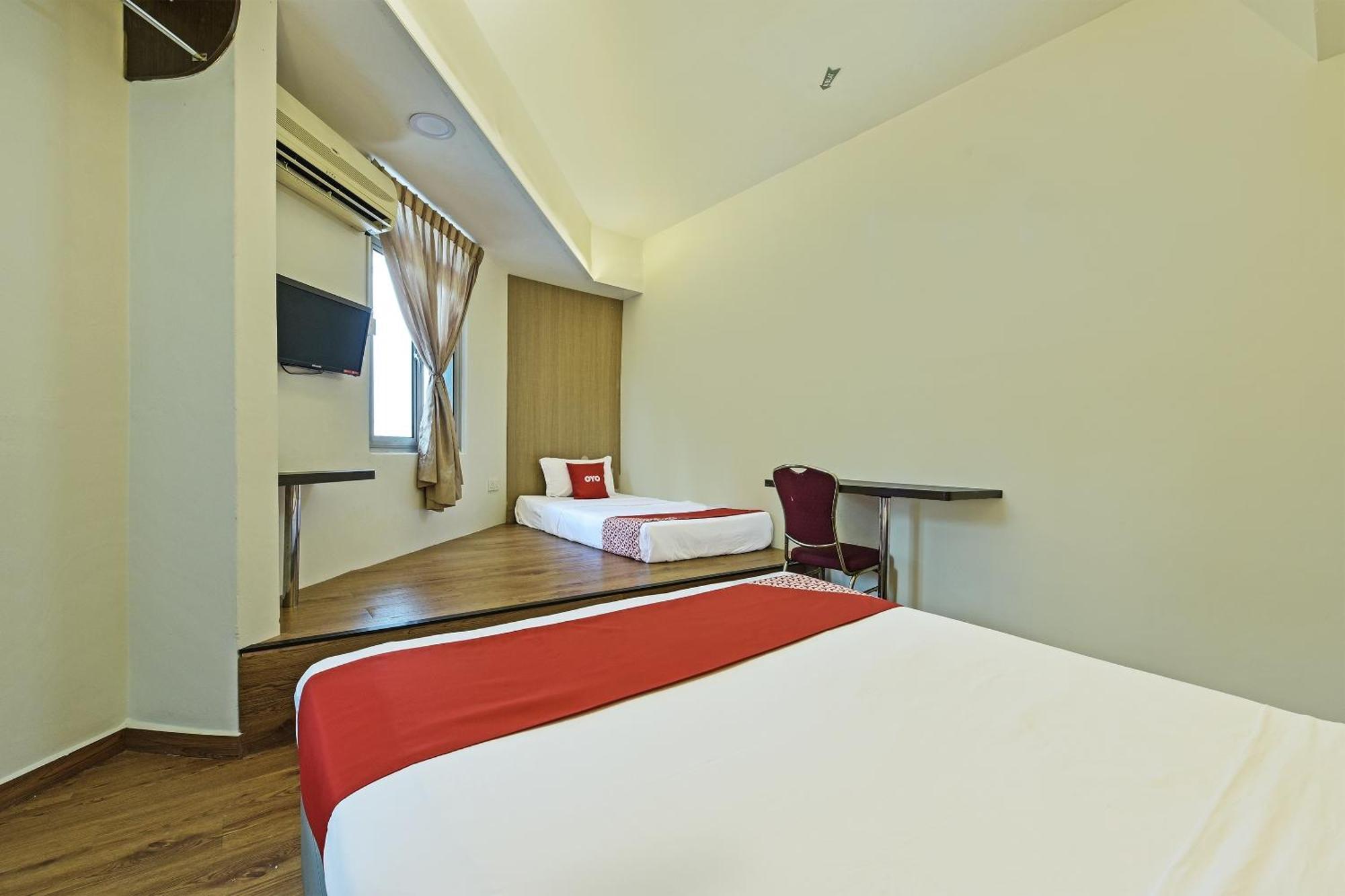 Super Oyo 44036 Hotel De Perdana Hill Batu Pahat Esterno foto