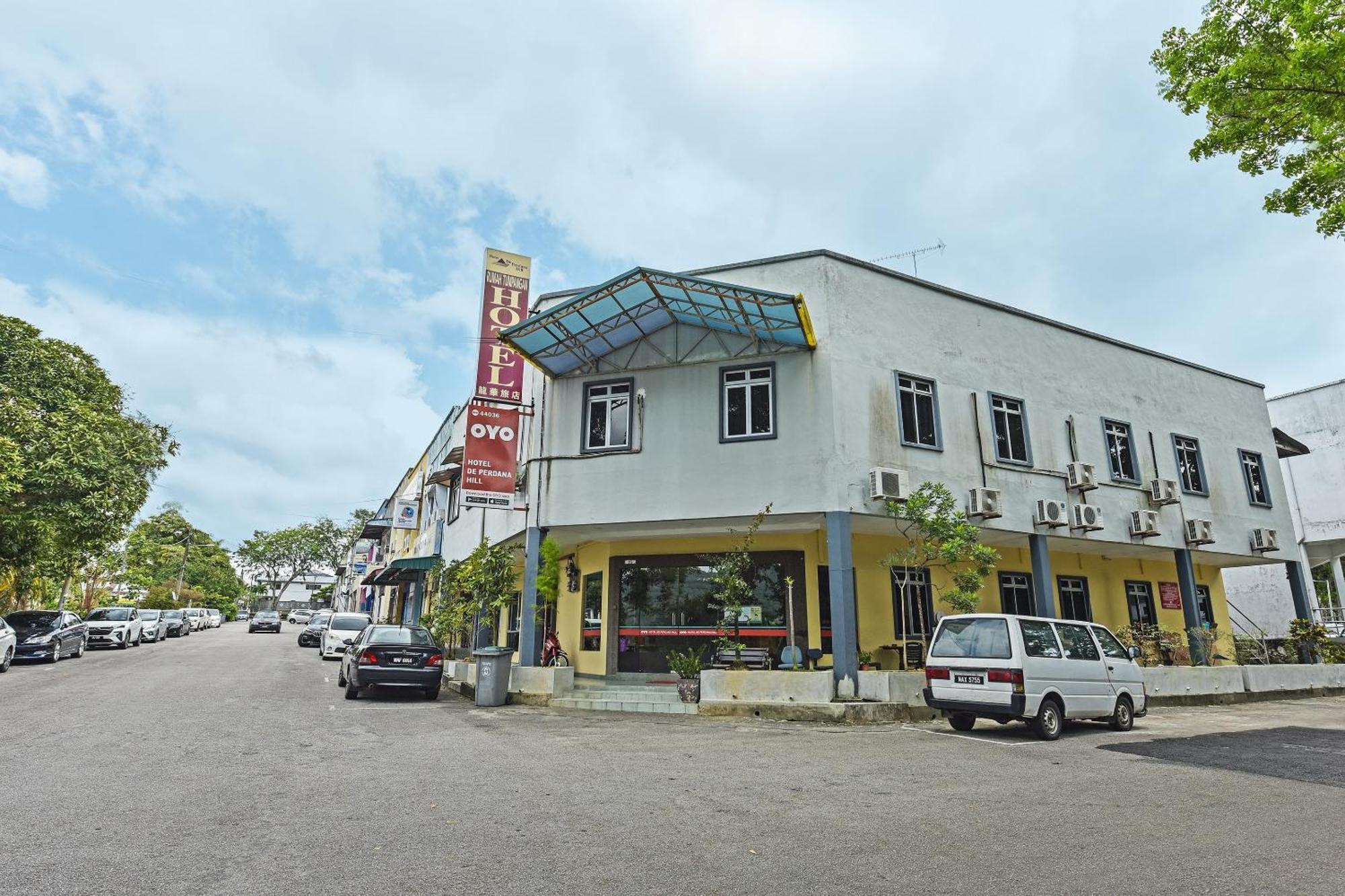 Super Oyo 44036 Hotel De Perdana Hill Batu Pahat Esterno foto