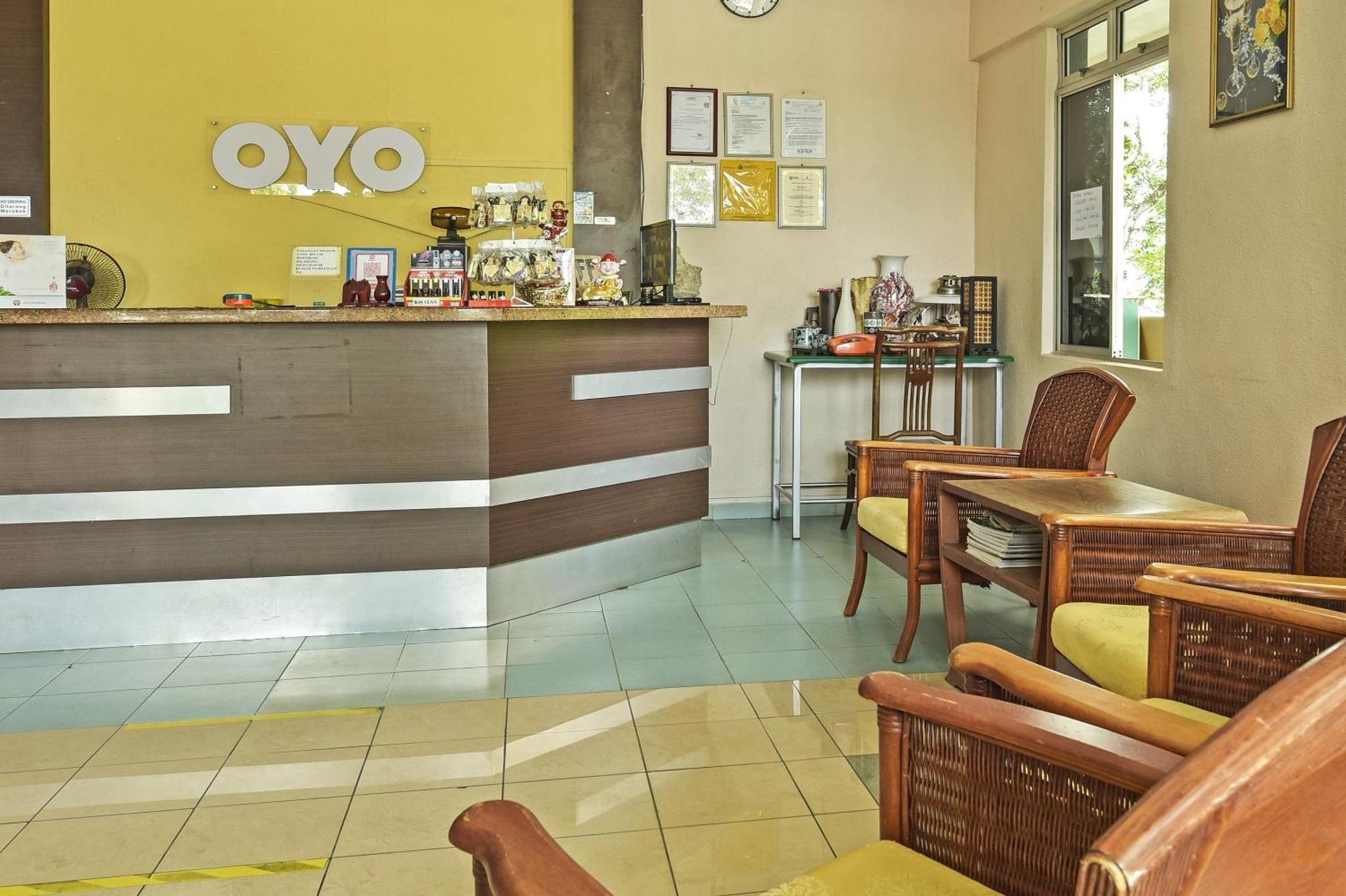 Super Oyo 44036 Hotel De Perdana Hill Batu Pahat Esterno foto